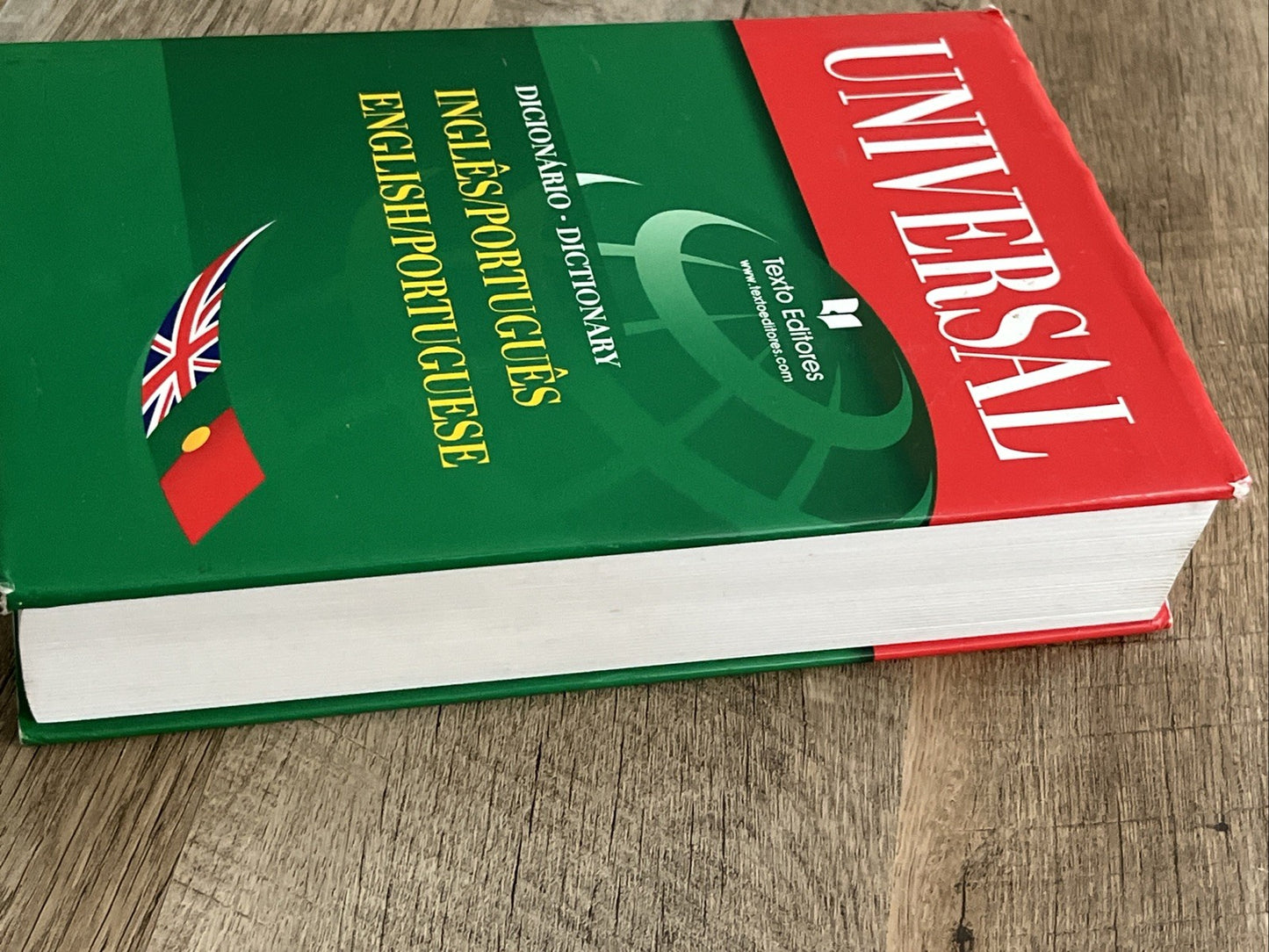 UNIVERSAL Dicionário Universal Inglês/Português - English/Portuguese
