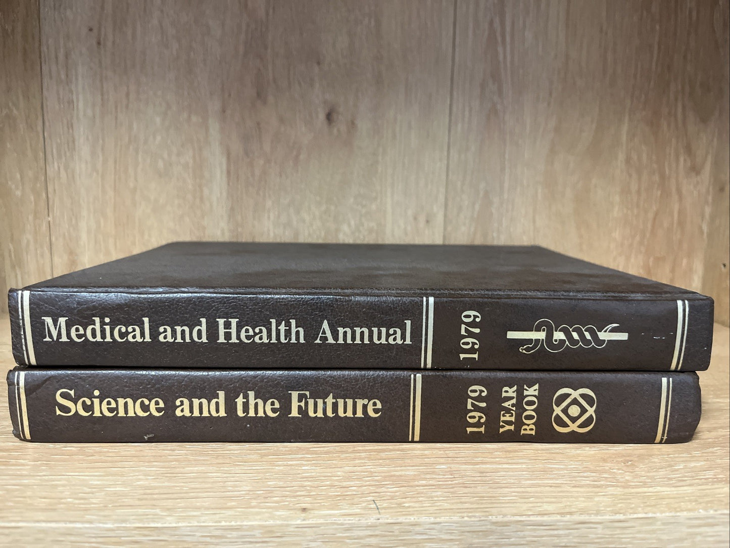 Encyclopedia Britannica Medical & Health Annuals & Science And The Future 1979