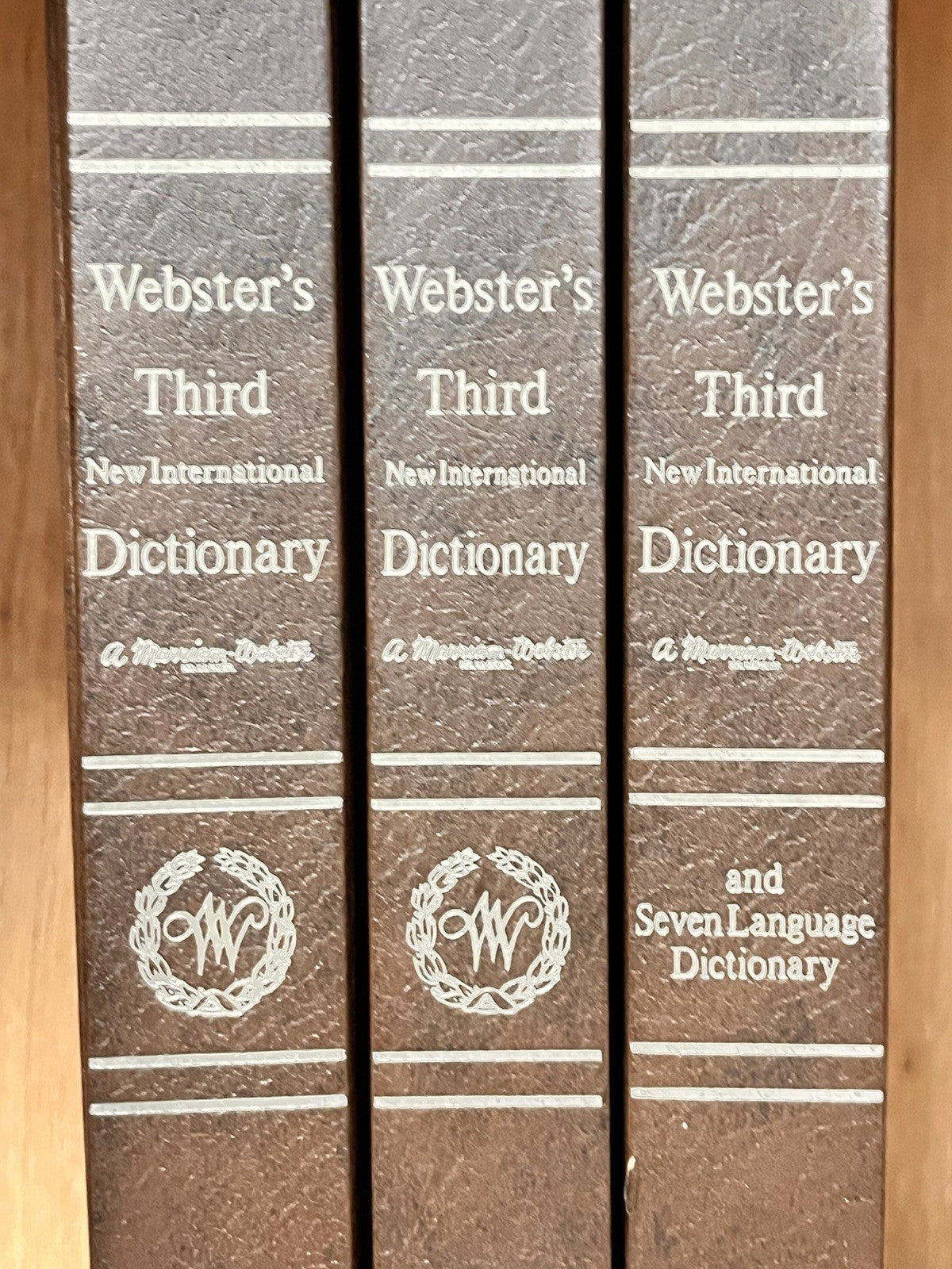 Webster’s Third New International Dictionary Unabridged & 7 Language Dictionary