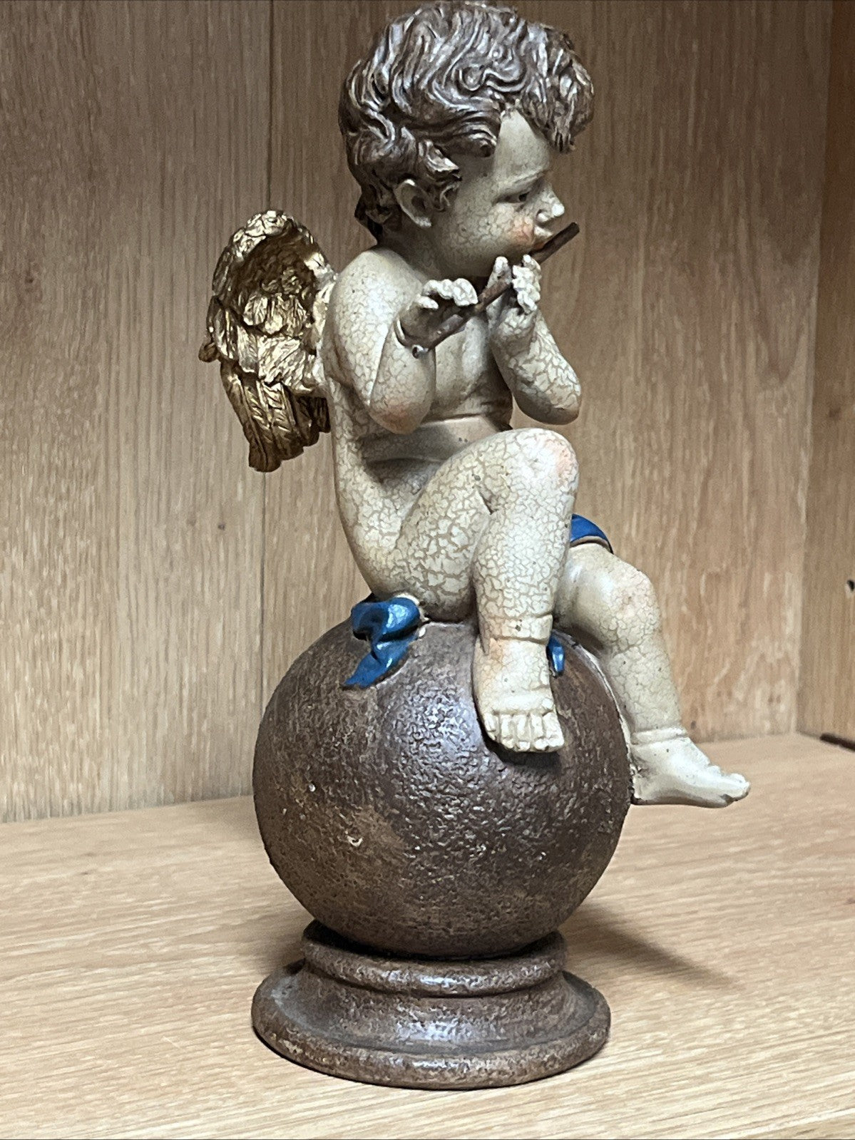 Figure Angel with Flute on Ball made of Artificial Resin (9 x 22 cm)