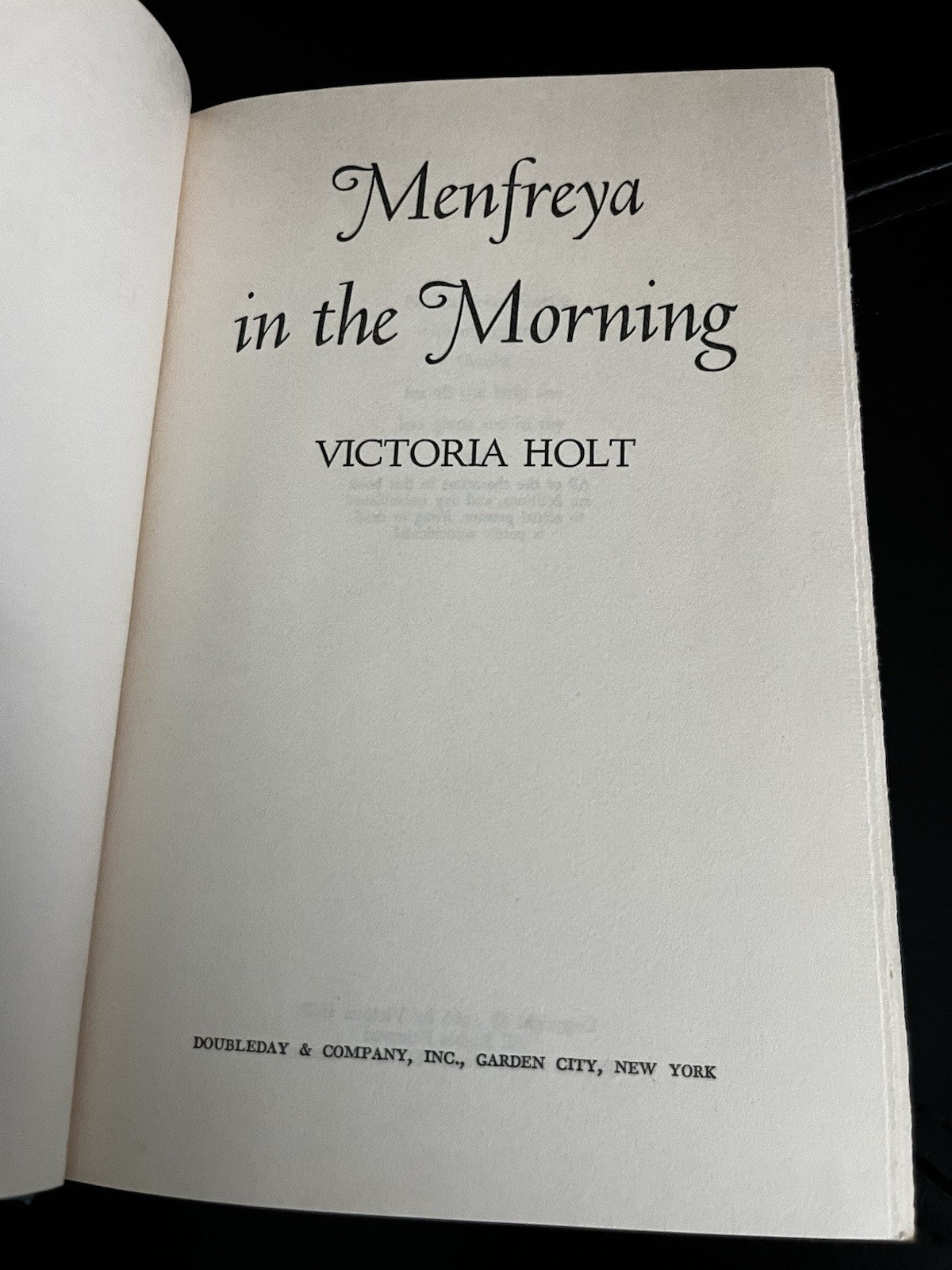 Victoria Holf Menfreya In The Morning & The Golden Fury By Marian Castle