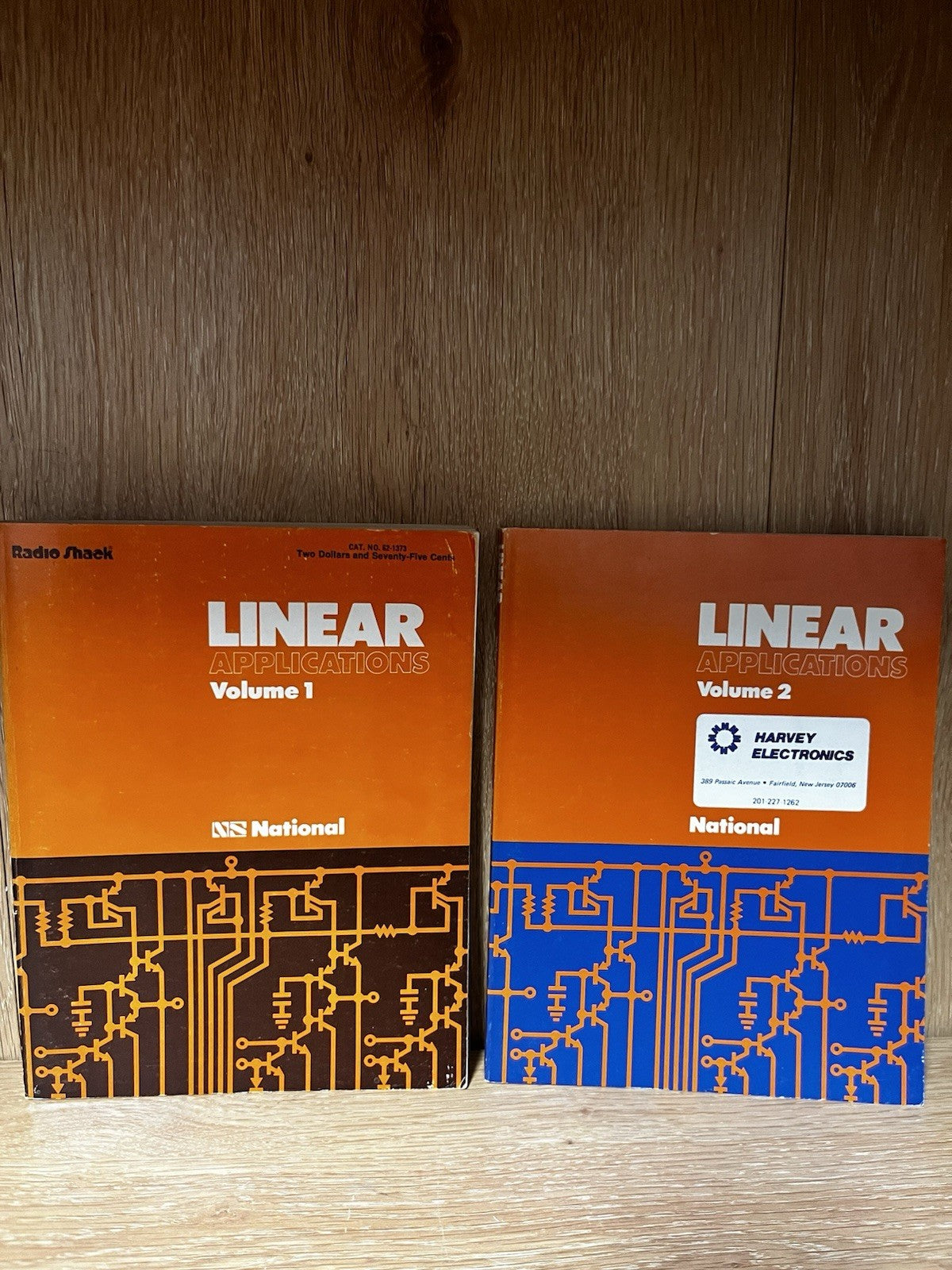 LINEAR APPLICATIONS Volume 1 and 2 Radio Shaek book 1969