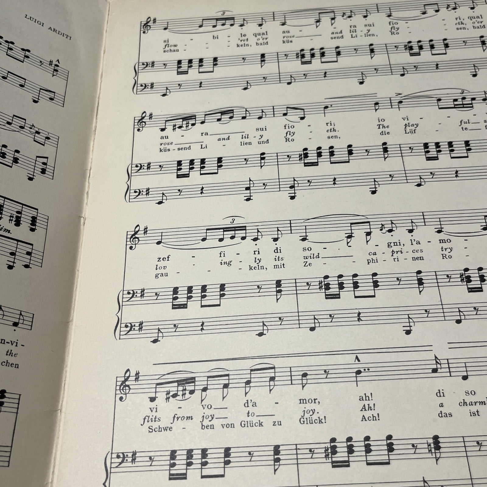 IT TREMBLES IN THE FLOW’RET Low In E Arditi .90 Italian Songs
