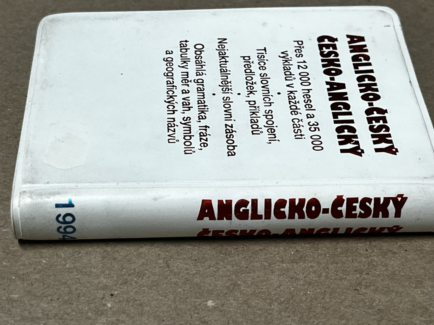 ANGLICKO-CZECH AND CZECH-ENGLISH DICTIONARY By Martin Knezovic (1994)
