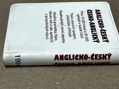 ANGLICKO-CZECH AND CZECH-ENGLISH DICTIONARY By Martin Knezovic (1994)